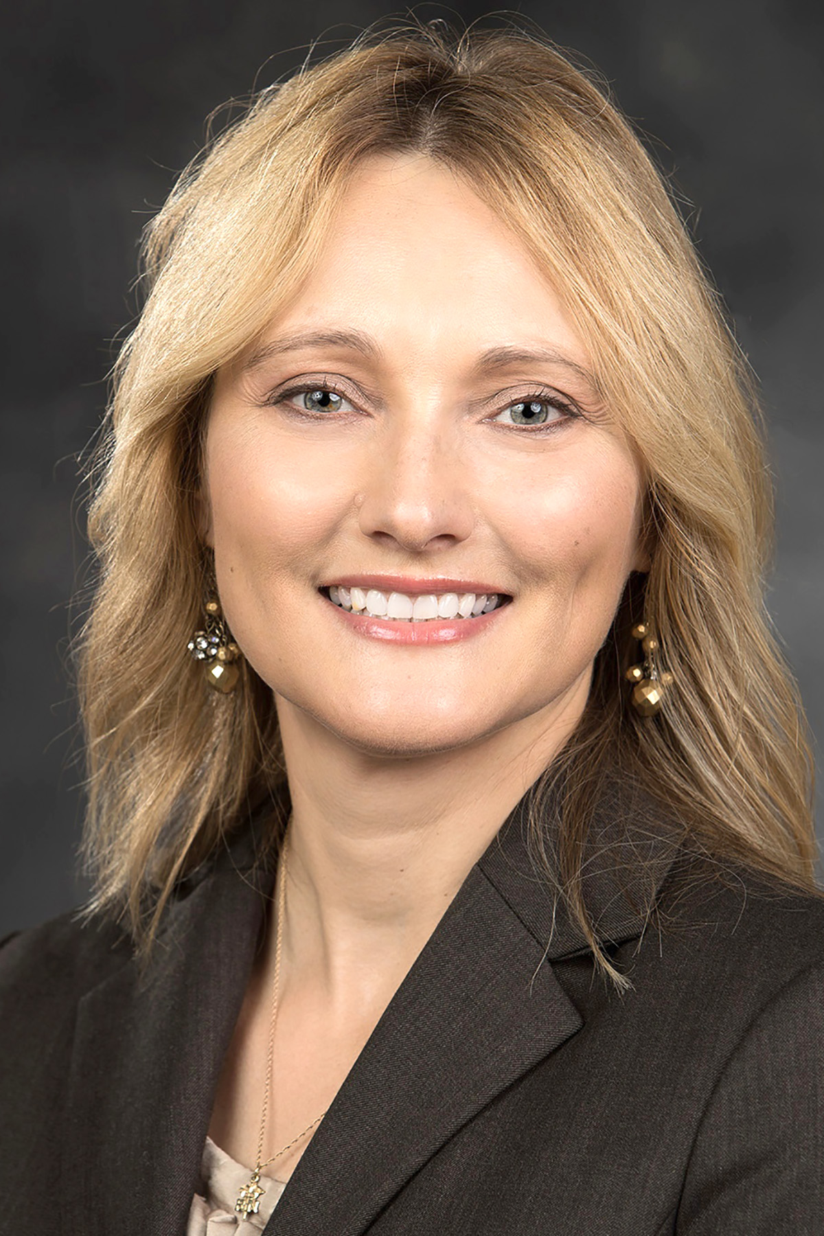 Profile Photo: Lorraine Zoromski