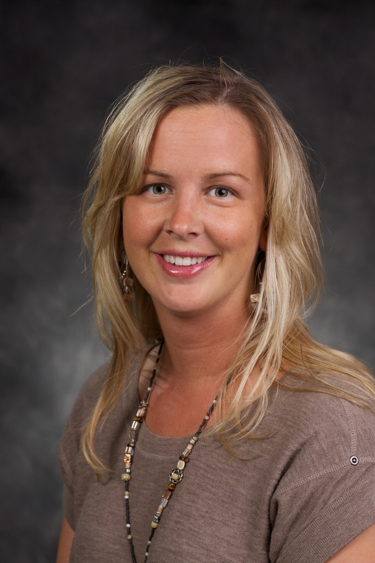 Profile Photo: Becky Helf